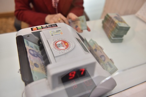 Tín dụng tăng chậm, ngân hàng gấp gáp tìm cách bơm vốn - Ảnh 1. Tín dụng tăng chậm, ngân hàng gấp gáp tìm cách bơm vốn - Ảnh 1.