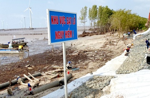 Khoanh vùng khu vực sạt lở đê biển giáp ranh Bạc Liêu - Sóc Trăng - Ảnh 2. Khoanh vùng khu vực sạt lở đê biển giáp ranh Bạc Liêu - Sóc Trăng - Ảnh 2.