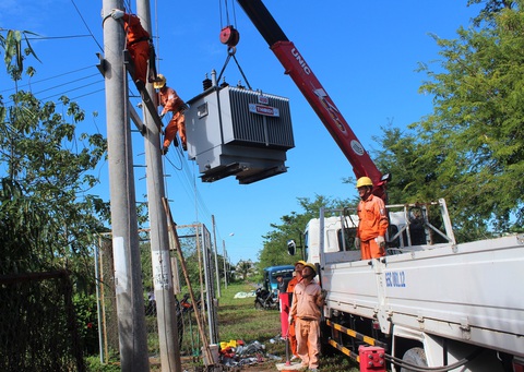Cung cấp điện năm 2023 tại miền Nam: không để thiếu điện - Ảnh 1. Cung cấp điện năm 2023 tại miền Nam: không để thiếu điện - Ảnh 1.