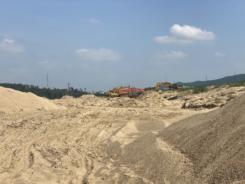 Các mỏ đầu mối tại Quảng Nam khai thác trở lại để hạ nhiệt giá cát - Ảnh 4. Các mỏ đầu mối tại Quảng Nam khai thác trở lại để hạ nhiệt giá cát - Ảnh 4.