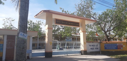 Trường THPT Cây Dương nhận thiếu sót vụ nữ sinh đánh bạn - Ảnh 2. Trường THPT Cây Dương nhận thiếu sót vụ nữ sinh đánh bạn - Ảnh 2.