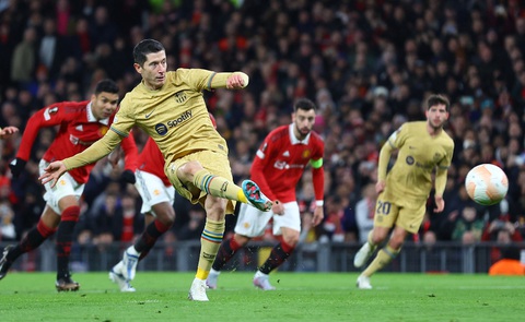 Ngược dòng ở Old Trafford, Man United loại Barca khỏi Europa League - Ảnh 1. Ngược dòng ở Old Trafford, Man United loại Barca khỏi Europa League - Ảnh 1.