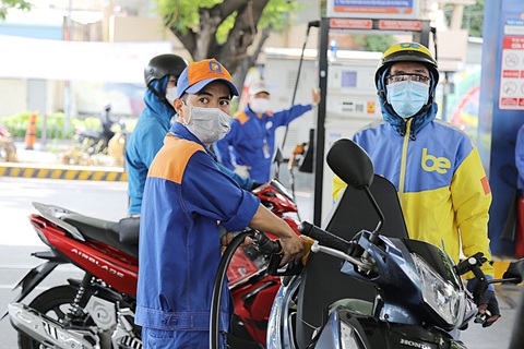 Chính phủ yêu cầu nghiên cứu giảm trung gian phân phối xăng dầu - Ảnh 1. Chính phủ yêu cầu nghiên cứu giảm trung gian phân phối xăng dầu - Ảnh 1.