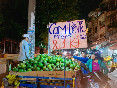 Người Sài Gòn giải cứu cam miền Tây - Ảnh 3. Người Sài Gòn giải cứu cam miền Tây - Ảnh 3.