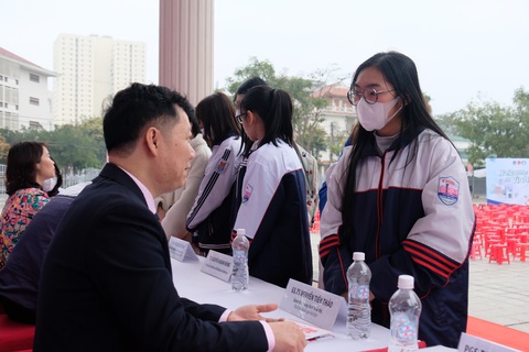 Trường nào thu học phí cao hơn quy định phải trả lại cho học sinh, sinh viên - Ảnh 1. Trường nào thu học phí cao hơn quy định phải trả lại cho học sinh, sinh viên - Ảnh 1.