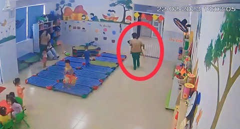 Bé trai 2 tuổi tử vong tại trường mầm non do viêm phổi - Ảnh 1. Bé trai 2 tuổi tử vong tại trường mầm non do viêm phổi - Ảnh 1.