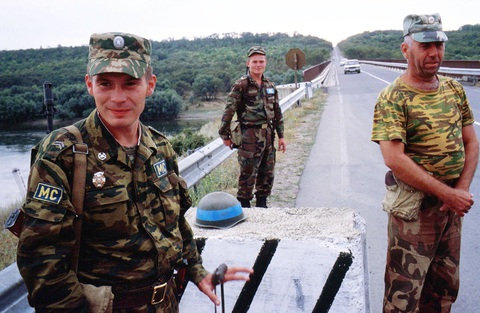 Nga cảnh báo phương Tây, Ukraine đe dọa lính Nga ở vùng ly khai Moldova - Ảnh 1. Nga cảnh báo phương Tây, Ukraine đe dọa lính Nga ở vùng ly khai Moldova - Ảnh 1.