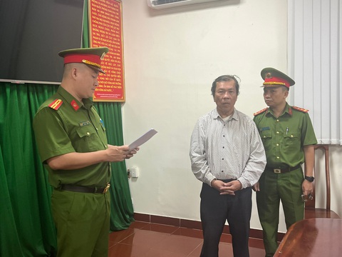 Công an TP.HCM bắt luật sư Trần Văn Sỹ - Ảnh 1. Công an TP.HCM bắt luật sư Trần Văn Sỹ - Ảnh 1.