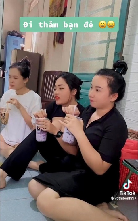Ảnh vui 25-2: Muốn chụp ảnh gia đình nhưng con chưa ra thì... - Ảnh 4. Ảnh vui 25-2: Muốn chụp ảnh gia đình nhưng con chưa ra thì... - Ảnh 4.