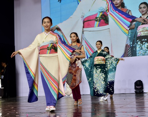 Khai mạc Lễ hội Việt - Nhật lần 8 - Ảnh 3. Khai mạc Lễ hội Việt - Nhật lần 8 - Ảnh 3.