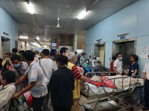 Phó thủ tướng Trần Hồng Hà: Trong tháng 3 phải cơ bản giải quyết các vướng mắc của ngành y tế - Ảnh 1. Phó thủ tướng Trần Hồng Hà: Trong tháng 3 phải cơ bản giải quyết các vướng mắc của ngành y tế - Ảnh 1.