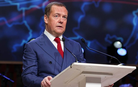 Ông Medvedev bác bỏ tin đồn Nga đang cạn kiệt tên lửa - Ảnh 1. Ông Medvedev bác bỏ tin đồn Nga đang cạn kiệt tên lửa - Ảnh 1.