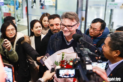 HLV Philippe Troussier: Tôi đã sẵn sàng cho nhiệm vụ mới - Ảnh 2. HLV Philippe Troussier: Tôi đã sẵn sàng cho nhiệm vụ mới - Ảnh 2.