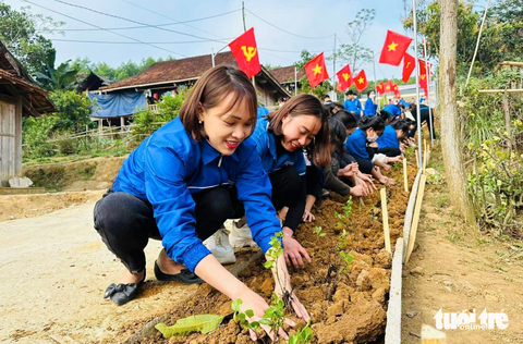 Phát động chuyển đổi số ở Nghệ An, tặng 200 xe đạp và học bổng cho học trò nghèo - Ảnh 1. Phát động chuyển đổi số ở Nghệ An, tặng 200 xe đạp và học bổng cho học trò nghèo - Ảnh 1.