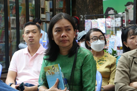 Sư cô Nhuận Bình: Những hạt mầm lớn lên từ dông bão - Ảnh 4. Sư cô Nhuận Bình: Những hạt mầm lớn lên từ dông bão - Ảnh 4.
