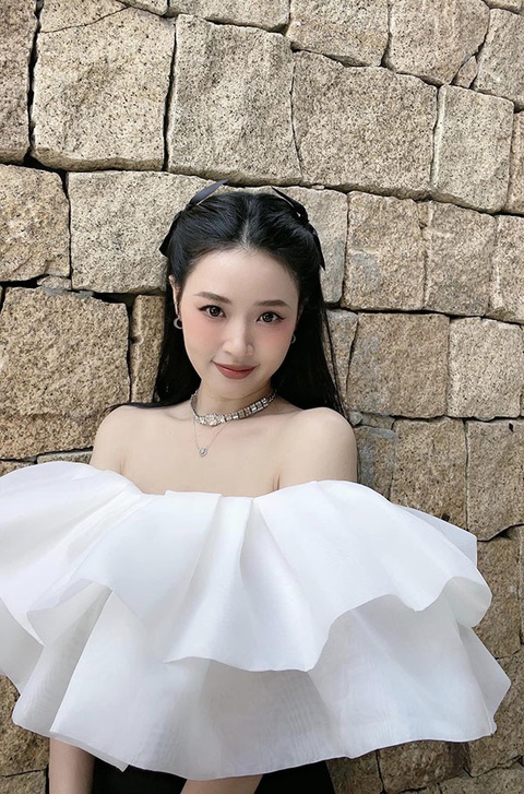 Ảnh vui sao Việt 26-2: Lệ Quyên được bạn trai công kênh - Ảnh 6. Ảnh vui sao Việt 26-2: Lệ Quyên được bạn trai công kênh - Ảnh 6.