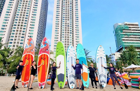 Festival biển Nha Trang: 1.653 máy bay không người lái trình diễn ánh sáng nghệ thuật - Ảnh 1. Festival biển Nha Trang: 1.653 máy bay không người lái trình diễn ánh sáng nghệ thuật - Ảnh 1.