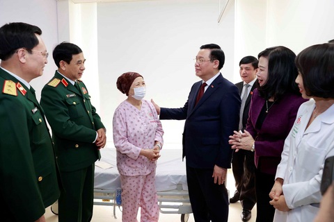 Chủ tịch Quốc hội Vương Đình Huệ: Nhân lực ngành y cần được sử dụng, đãi ngộ đặc biệt - Ảnh 1. Chủ tịch Quốc hội Vương Đình Huệ: Nhân lực ngành y cần được sử dụng, đãi ngộ đặc biệt - Ảnh 1.