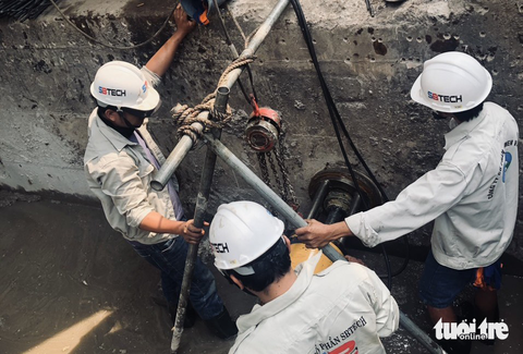 Thử tải 180 tấn đo sức chịu cầu vượt Nguyễn Hữu Cảnh - Ảnh 6. Thử tải 180 tấn đo sức chịu cầu vượt Nguyễn Hữu Cảnh - Ảnh 6.