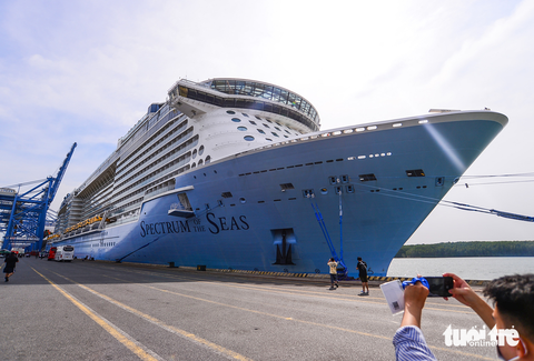 Bên trong tàu du lịch Spectrum of the Seas lớn nhất châu Á - Ảnh 9. Bên trong tàu du lịch Spectrum of the Seas lớn nhất châu Á - Ảnh 9.
