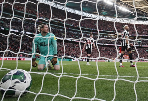 Đánh bại Newcastle, Man United có danh hiệu đầu tiên sau 6 năm - Ảnh 2. Đánh bại Newcastle, Man United có danh hiệu đầu tiên sau 6 năm - Ảnh 2.
