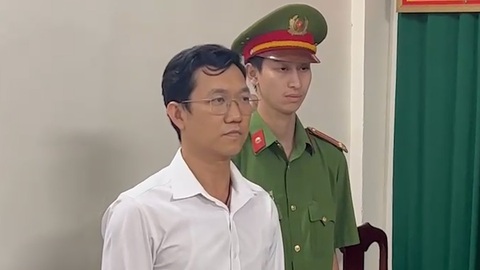 Bà Phương Hằng khai: Tiến sĩ Đặng Anh Quân chung chí hướng nên mời livestream cùng - Ảnh 1. Bà Phương Hằng khai: Tiến sĩ Đặng Anh Quân chung chí hướng nên mời livestream cùng - Ảnh 1.