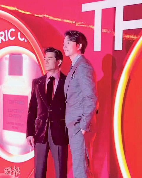 Quách Phú Thành và Gong Yoo chung một khung hình, netizen khịa ‘chú Thành mỏi cổ lắm đây’! - Ảnh 4. Quách Phú Thành và Gong Yoo chung một khung hình, netizen khịa ‘chú Thành mỏi cổ lắm đây’! - Ảnh 4.