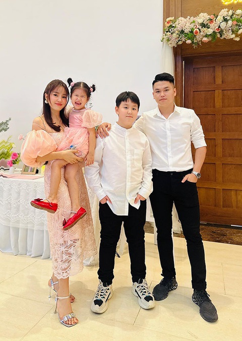 Ảnh vui sao Việt 27-2: Lý Hải gây ngỡ ngàng khi lột mặt - Ảnh 3. Ảnh vui sao Việt 27-2: Lý Hải gây ngỡ ngàng khi lột mặt - Ảnh 3.