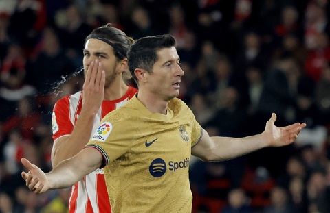 Thua sốc Almeria, Barca lỡ cơ hội đào sâu cách biệt với kình địch - Ảnh 2. Thua sốc Almeria, Barca lỡ cơ hội đào sâu cách biệt với kình địch - Ảnh 2.