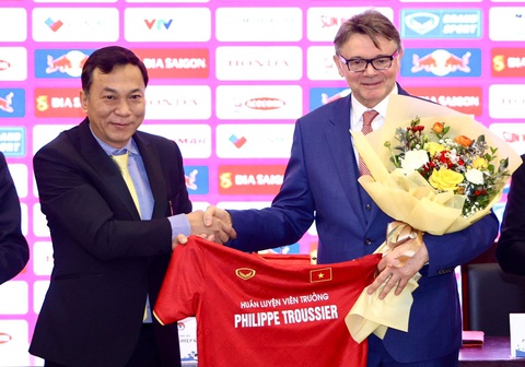 HLV Troussier: Cái chung của tôi và ông Park là cùng muốn giành chiến thắng - Ảnh 1. HLV Troussier: Cái chung của tôi và ông Park là cùng muốn giành chiến thắng - Ảnh 1.
