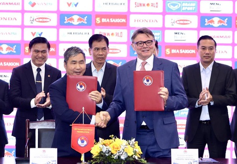 HLV Troussier: Cái chung của tôi và ông Park là cùng muốn giành chiến thắng - Ảnh 9. HLV Troussier: Cái chung của tôi và ông Park là cùng muốn giành chiến thắng - Ảnh 9.