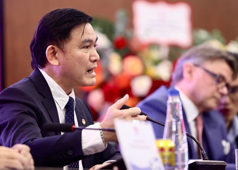 HLV Troussier: Cái chung của tôi và ông Park là cùng muốn giành chiến thắng - Ảnh 5. HLV Troussier: Cái chung của tôi và ông Park là cùng muốn giành chiến thắng - Ảnh 5.