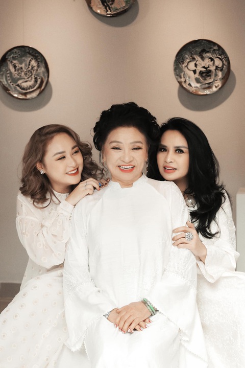 Nhan sắc ba thế hệ nhà Thanh Lam gây bất ngờ - Ảnh 3. Nhan sắc ba thế hệ nhà Thanh Lam gây bất ngờ - Ảnh 3.