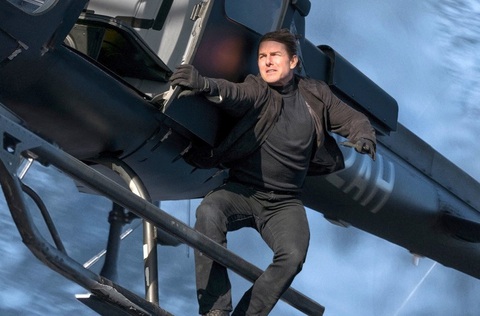 Tom Cruise bất chấp tính mạng, 8 lần tự nhảy vực để đóng Mission: Impossible 7 - Ảnh 1. Tom Cruise bất chấp tính mạng, 8 lần tự nhảy vực để đóng Mission: Impossible 7 - Ảnh 1.
