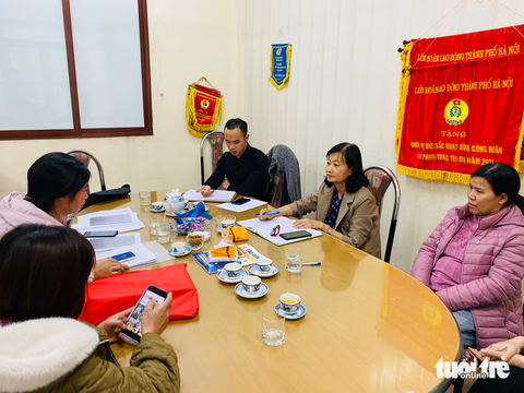 Công nhân khởi kiện tổng giám đốc công ty chây ì nợ bảo hiểm xã hội, tiền lương - Ảnh 3. Công nhân khởi kiện tổng giám đốc công ty chây ì nợ bảo hiểm xã hội, tiền lương - Ảnh 3.