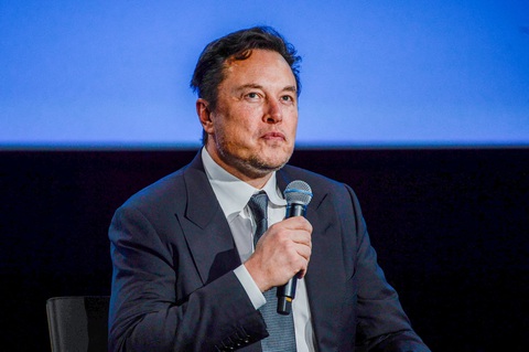 Lo AI... nguy hiểm, Elon Musk tìm giải pháp thay thế ChatGPT - Ảnh 1. Lo AI... nguy hiểm, Elon Musk tìm giải pháp thay thế ChatGPT - Ảnh 1.