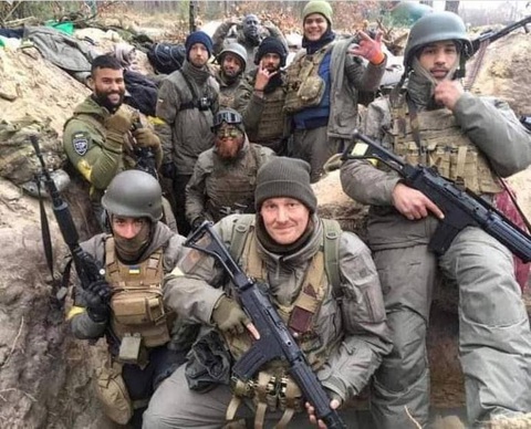 Các tình nguyện viên nước ngoài trong cuộc chiến Nga - Ukraine - Ảnh 1. Các tình nguyện viên nước ngoài trong cuộc chiến Nga - Ukraine - Ảnh 1.