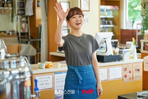Ba nữ phụ kém sắc trên phim Hàn cứ xuất hiện là gây sốt - Ảnh 6. Ba nữ phụ kém sắc trên phim Hàn cứ xuất hiện là gây sốt - Ảnh 6.