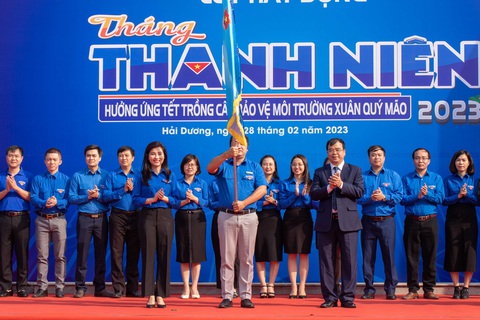 Tháng thanh niên: Bạn đọc báo Tuổi Trẻ tặng 200 xe đạp cho học trò nghèo tỉnh Hải Dương - Ảnh 2. Tháng thanh niên: Bạn đọc báo Tuổi Trẻ tặng 200 xe đạp cho học trò nghèo tỉnh Hải Dương - Ảnh 2.