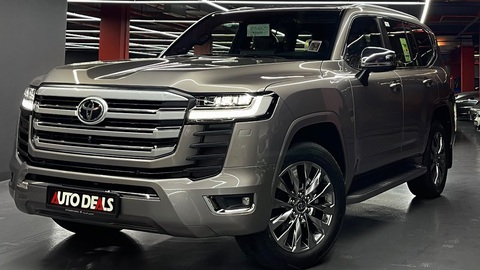 Mercedes-Benz GLS 2023 học hỏi thiết kế Toyota Land Cruiser? - Ảnh 2. Mercedes-Benz GLS 2023 học hỏi thiết kế Toyota Land Cruiser? - Ảnh 2.