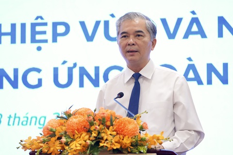 Doanh nghiệp vừa và nhỏ cần gì để tham gia chuỗi cung ứng toàn cầu? - Ảnh 2. Phó chủ tịch UBND TP.HCM Ngô Minh Châu - Ảnh: HỮU HẠNH