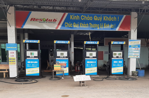 Hoa hồng xăng dầu: Lúc lên hương, khi thảm hại - Ảnh 1. Hoa hồng xăng dầu: Lúc lên hương, khi thảm hại - Ảnh 1.