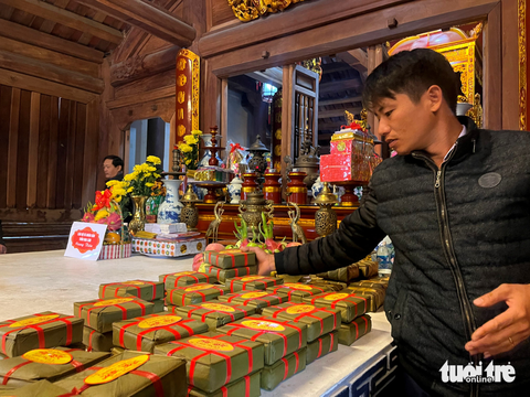 Người dân đùm gần 2.000 bánh chưng mang đến lễ giỗ vua Mai Hắc Đế - Ảnh 7. Người dân đùm gần 2.000 bánh chưng mang đến lễ giỗ vua Mai Hắc Đế - Ảnh 7.