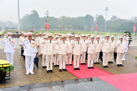 Lãnh đạo Đảng, Nhà nước vào lăng viếng Chủ tịch Hồ Chí Minh nhân ngày thành lập Đảng - Ảnh 6. Lãnh đạo Đảng, Nhà nước vào lăng viếng Chủ tịch Hồ Chí Minh nhân ngày thành lập Đảng - Ảnh 6.