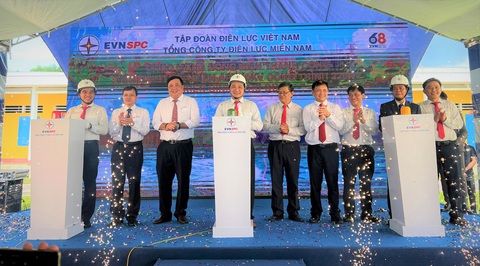Nhìn lại công trình đường điện 220kV vượt biển lịch sử - Ảnh 9. Nhìn lại công trình đường điện 220kV vượt biển lịch sử - Ảnh 9.