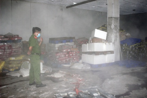 Gần 24 tấn thực phẩm hôi thối suýt vô quán ăn ở TP.HCM, Bình Dương, Đồng Nai - Ảnh 1. Gần 24 tấn thực phẩm hôi thối suýt vô quán ăn ở TP.HCM, Bình Dương, Đồng Nai - Ảnh 1.