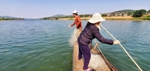 Thợ săn truyền đời trên sông Mã - Ảnh 1. Thợ săn truyền đời trên sông Mã - Ảnh 1.