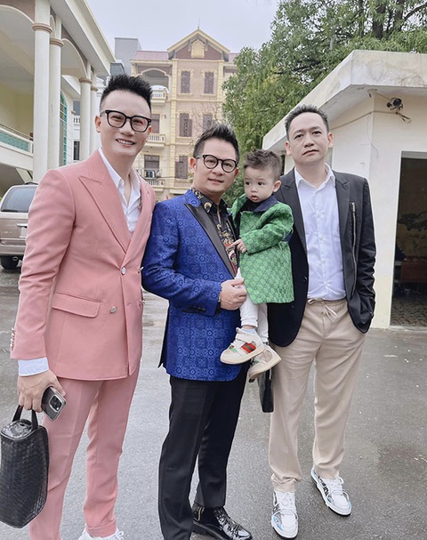 Ảnh vui sao Việt 4-2: Con gái Văn Anh - Tú Vi ‘diễn sâu’ - Ảnh 8. Ảnh vui sao Việt 4-2: Con gái Văn Anh - Tú Vi ‘diễn sâu’ - Ảnh 8.