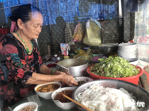 Thương tô mì Quảng nơi biên giới miền Tây - Ảnh 1. Thương tô mì Quảng nơi biên giới miền Tây - Ảnh 1.