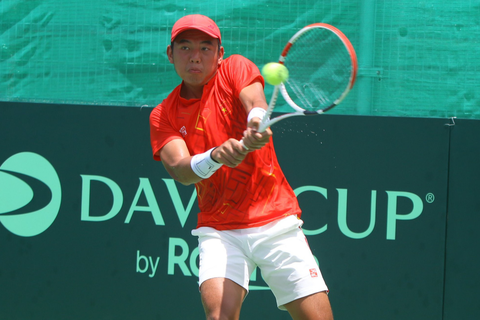 Lý Hoàng Nam giữ lại hy vọng cho Việt Nam ở Davis Cup - Ảnh 2. Lý Hoàng Nam giữ lại hy vọng cho Việt Nam ở Davis Cup - Ảnh 2.